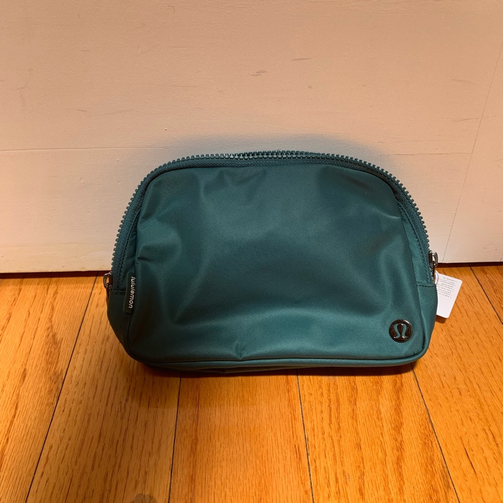 Lululemon teal fannypack